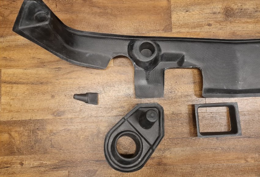 Klasse 1 Front bumper mounting kit carbon/kevlar